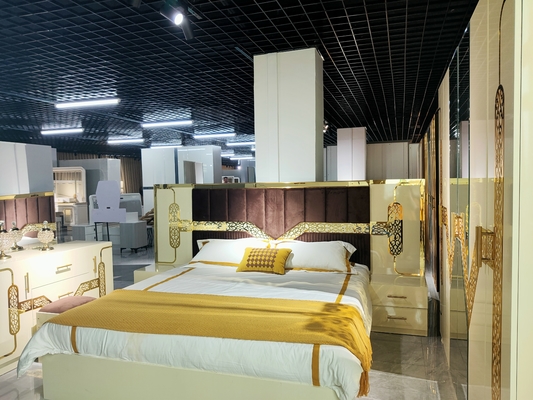 Set Kamar Tidur Modern Furnitur Kaca MDF dengan Lampu Malam Meja Samping Emas