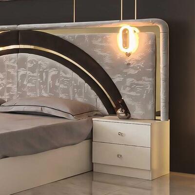 Set Kamar Tidur Lengkap Emas Putih Mewah Modern Bingkai Kayu Ukuran King dengan Sandaran Kepala LED Kilap Tinggi Set Furnitur Kamar Tidur Utama